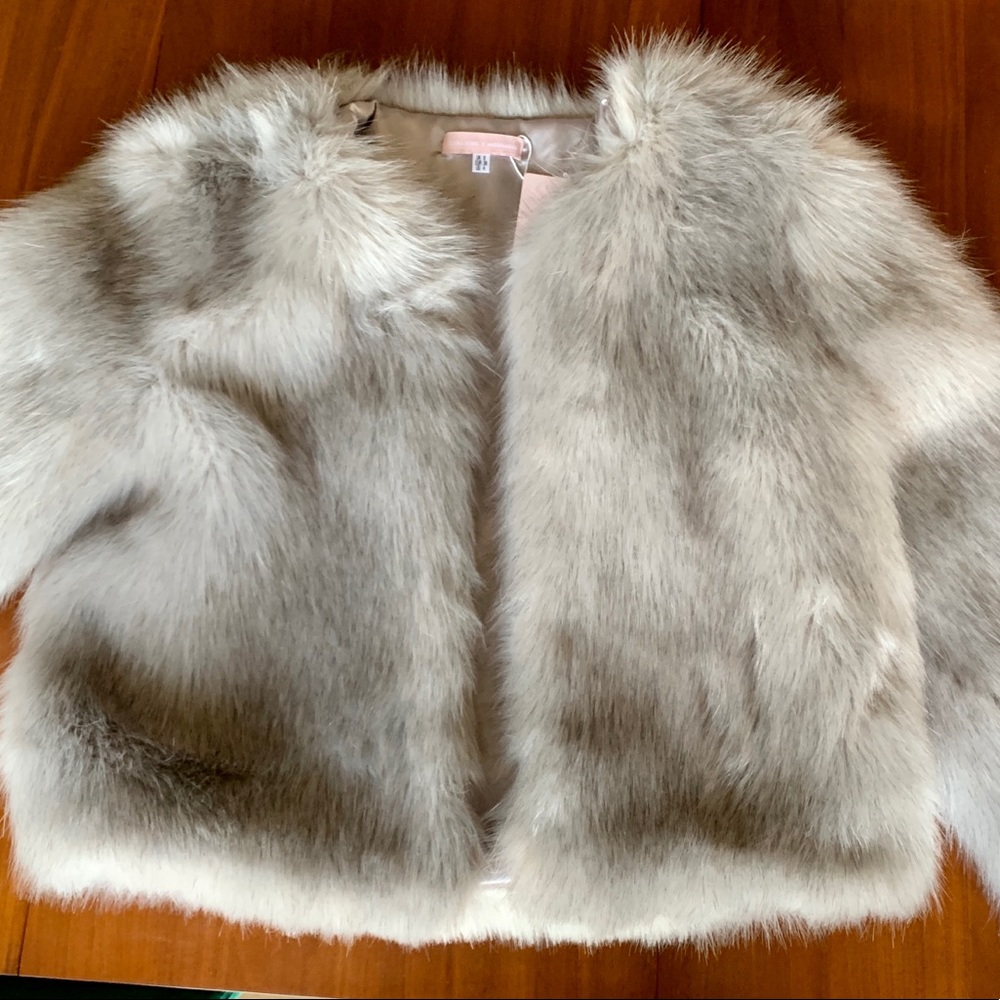 NWT Carli Bybel x MISSGUIDED Faux fur Coat sz 4